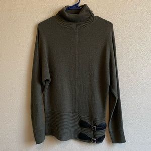 Moda International - Turtleneck Sweater